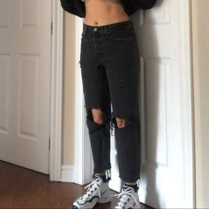 SOLD ✅ Black levis distressed jeans
